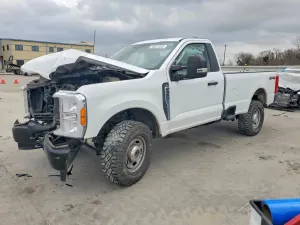 Ford F-350 6.8L 8 2023