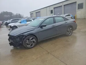 Hyundai Elantra 2.0L 4 2025