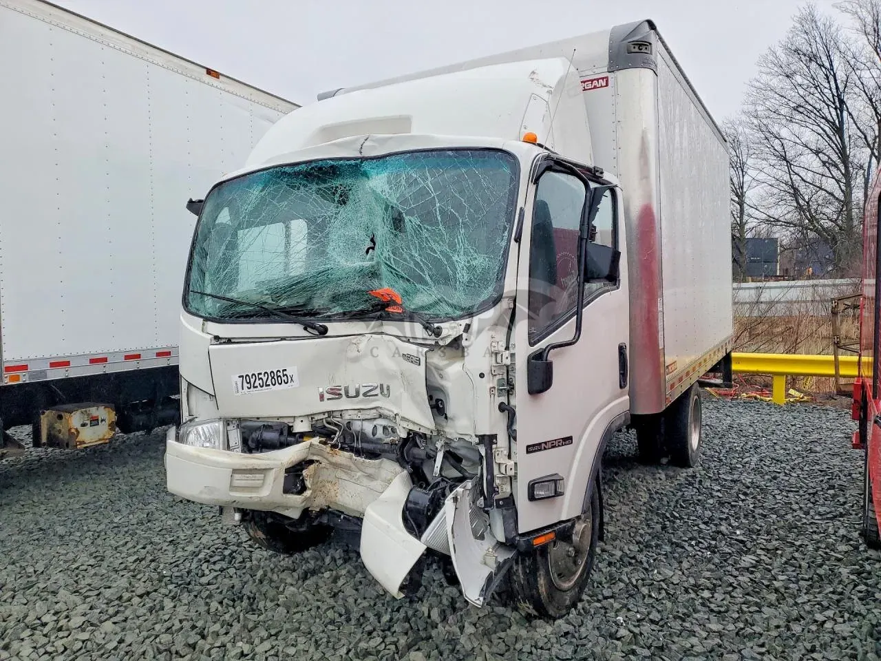 Isuzu NPR 6.6L 8 2021