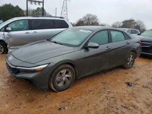 Hyundai Elantra 2.0L 4 2024