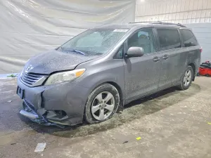 Toyota Sienna 3.5L 6 2017