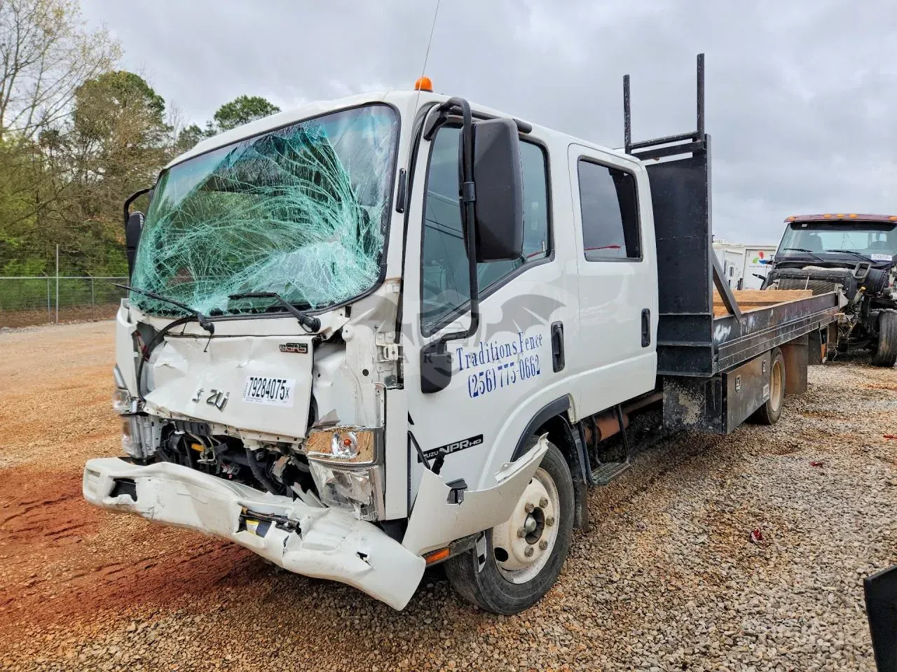 Isuzu NPR 6.6L 8 2024