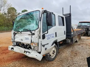 Isuzu NPR 6.6L 8 2024