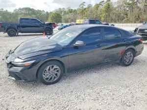 Hyundai Elantra 2.0L 4 2024