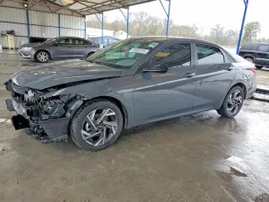Hyundai Elantra 2.0L 4 2025