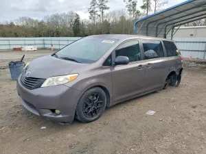 Toyota Sienna 3.5L 6 2013