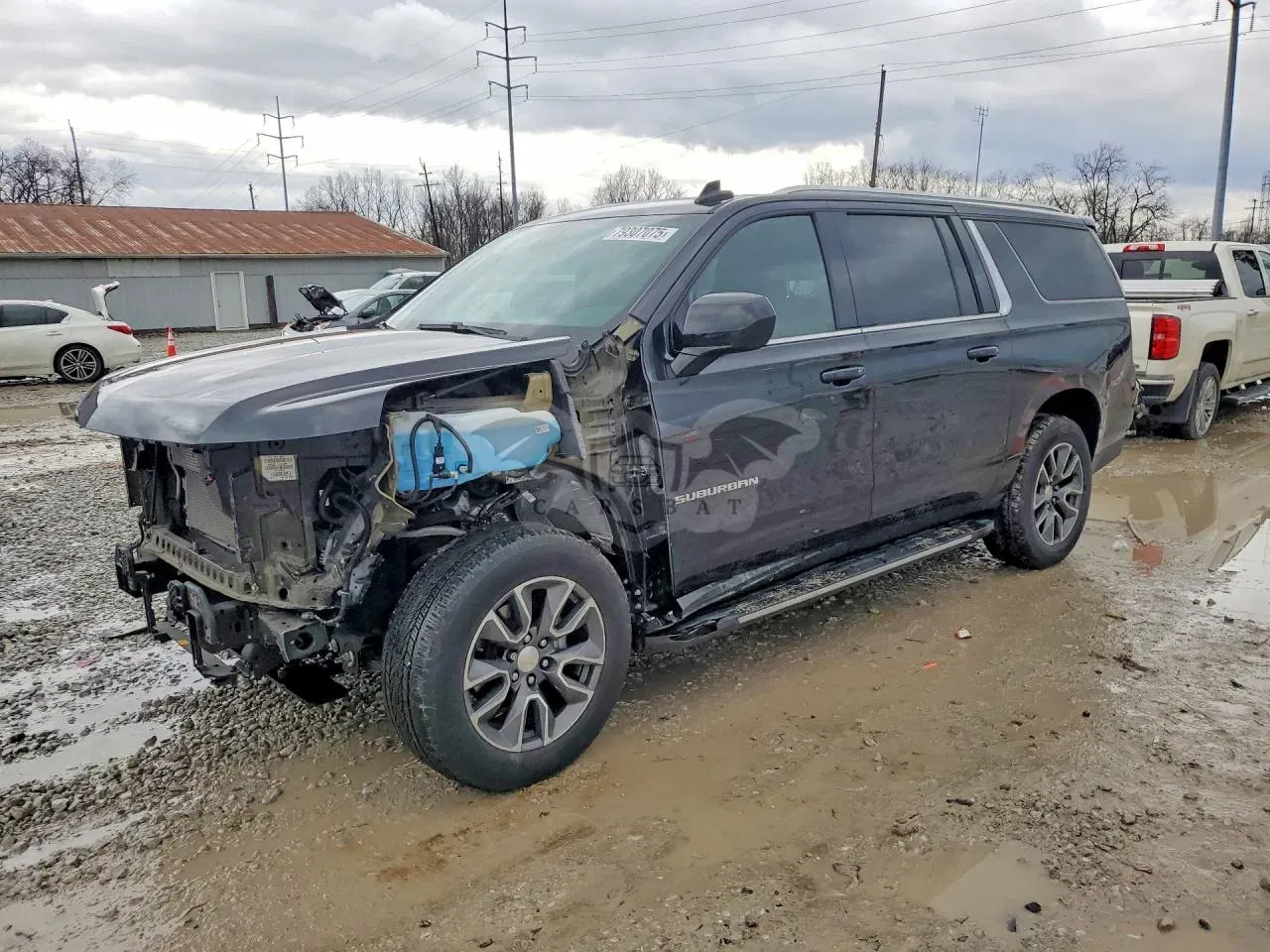 Chevrolet Suburban 5.3L 8 2021