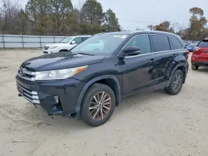 Toyota Highlander 3.5L 6 2017