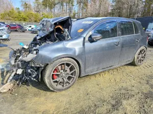 Volkswagen Golf 2.0L 4 2013