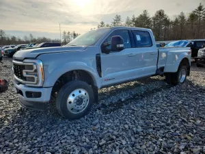 Ford F-450 6.7L 8 2025