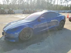 Tesla Model S 2021