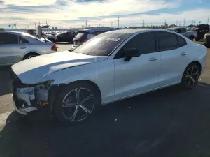 Volvo S60 2.0L 4 2024