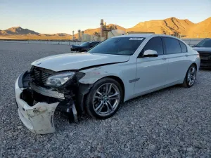 BMW 7 Series 4.4L 8 2015
