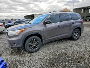 Toyota Highlander 3.5L 6 2016