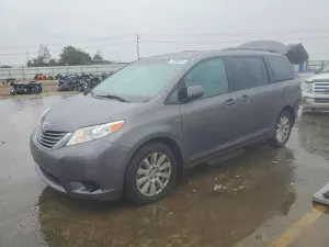 Toyota Sienna 3.5L 6 2017