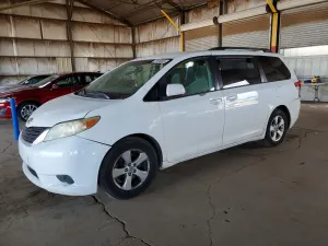Toyota Sienna 3.5L 6 2012