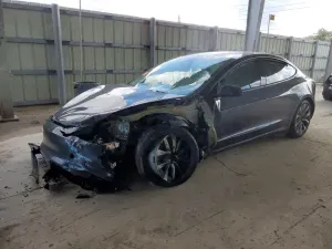 Tesla Model 3 2024