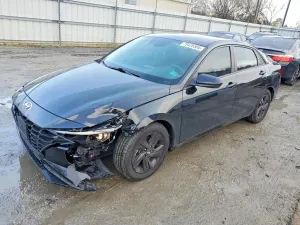 Hyundai Elantra 2.0L 4 2021