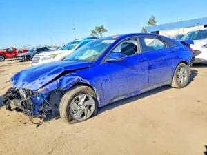 Hyundai Elantra 2.0L 4 2025