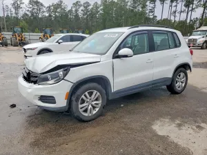 Volkswagen Tiguan 2.0L 4 2016