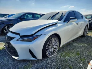 Lexus IS 2.0L 4 2022