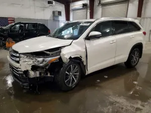Toyota Highlander 3.5L 6 2017