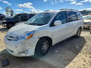 Toyota Sienna 3.5L 6 2010