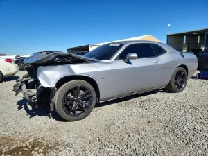 Dodge Challenger 5.7L 8 2016