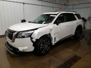 Nissan Pathfinder 3.5L 6 2025