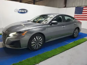 Nissan Altima 2.5L 4 2025