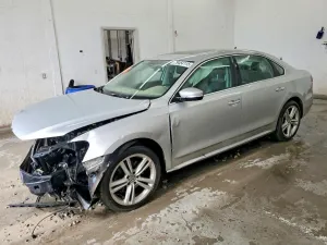 Volkswagen Passat 2.0L 4 2014