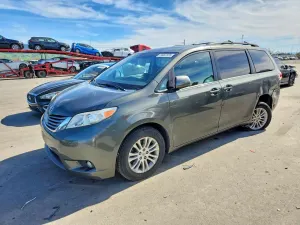 Toyota Sienna 3.5L 6 2013