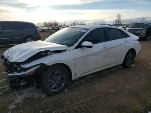 Hyundai Elantra 2.0L 4 2024