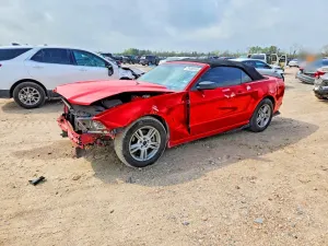 Ford Mustang 3.7L 6 2013