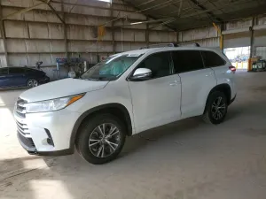 Toyota Highlander 3.5L 6 2017