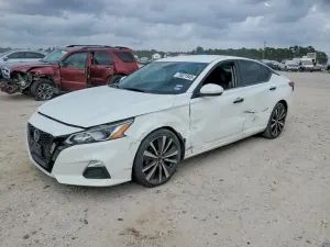 Nissan Altima 2.5L 4 2020