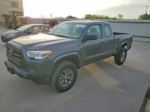 Toyota Tacoma 2.7L 4 2016