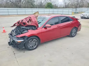 Hyundai Elantra 2.0L 4 2024