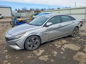Hyundai Elantra 2.0L 4 2023