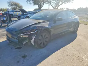 Tesla Model 3 2025