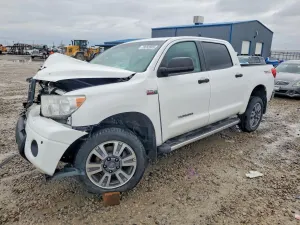 Toyota Tundra 5.7L 8 2013