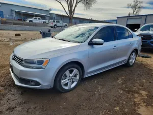 Volkswagen Jetta 2.0L 4 2012