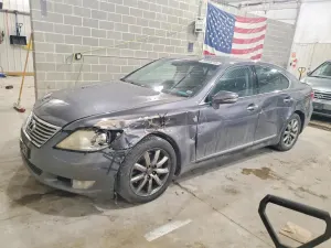 Lexus LS 4.6L 8 2012