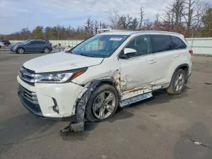 Toyota Highlander 3.5L 6 2019