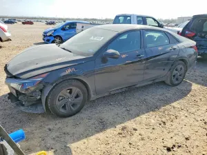 Hyundai Elantra 2.0L 4 2023