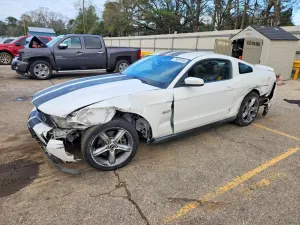 Ford Mustang 5.0L 8 2012