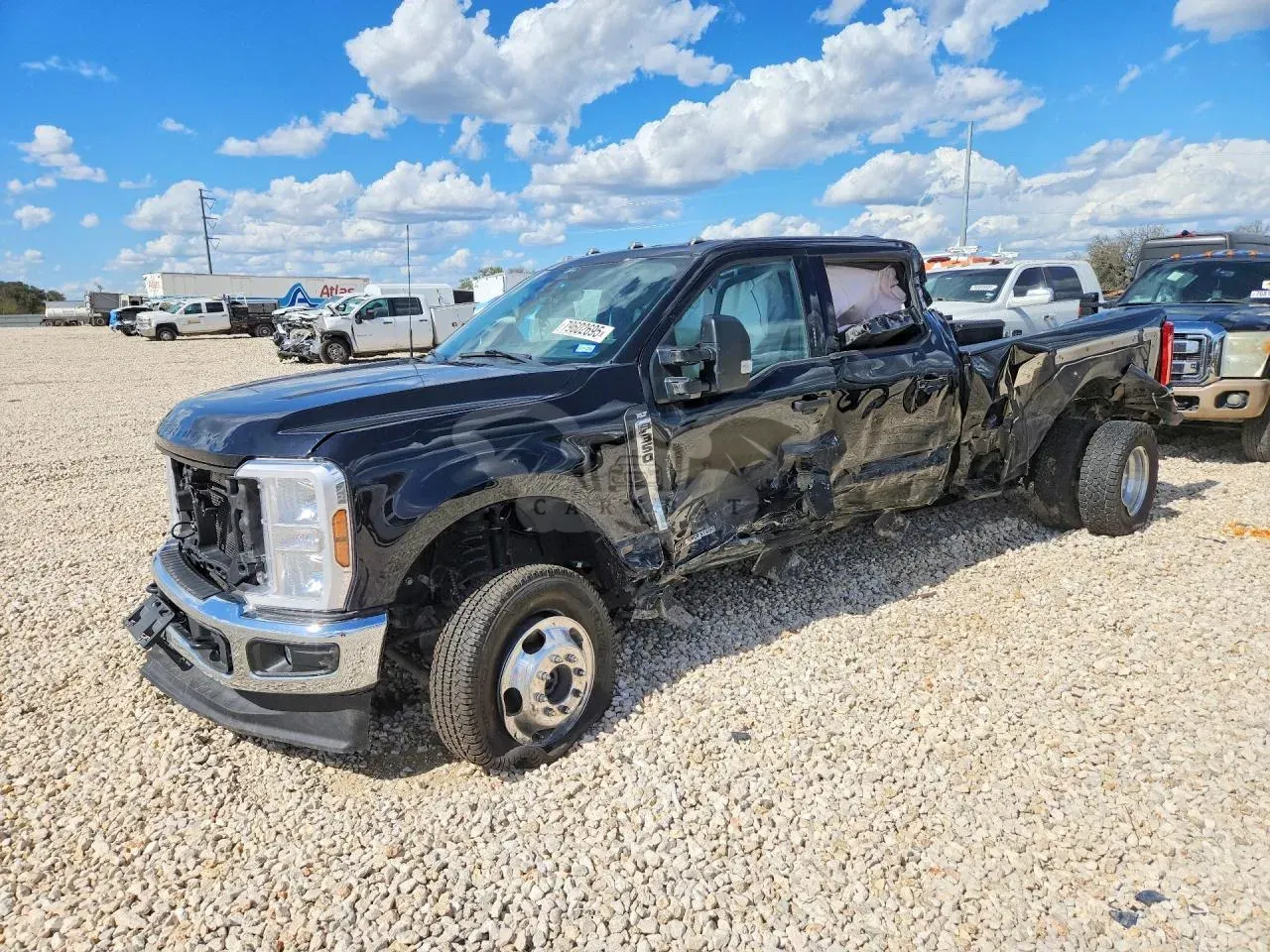 Ford F-350 6.7L 8 2024