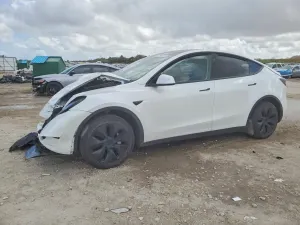 Tesla Model Y 2025