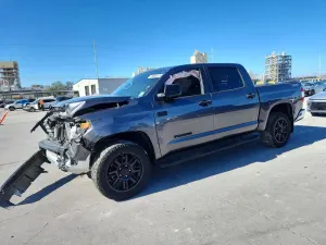 Toyota Tundra 5.7L 8 2021