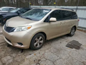 Toyota Sienna 3.5L 6 2014